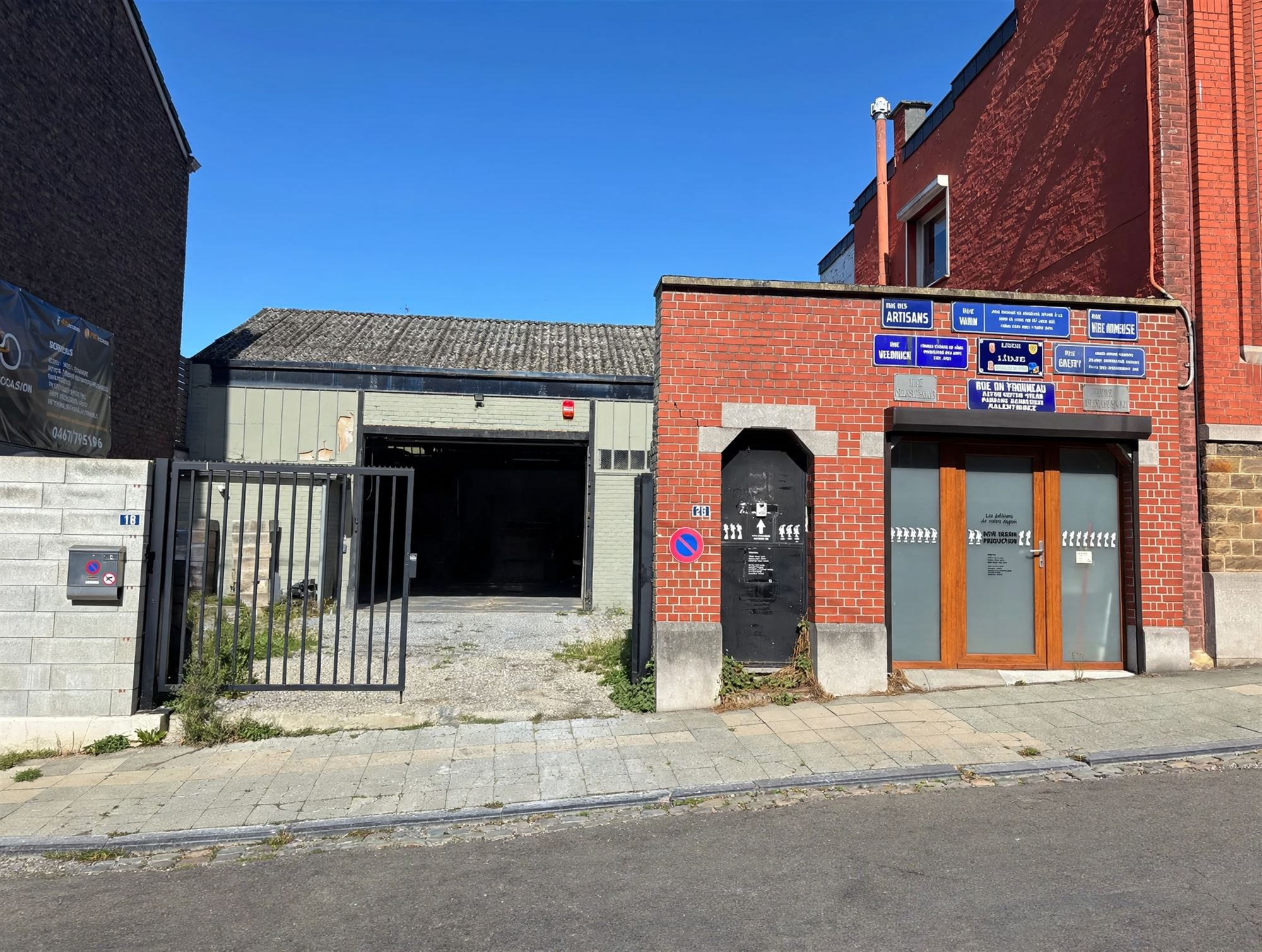 Immeuble mixte nombreuses possibilités, bureaux et entrepôt