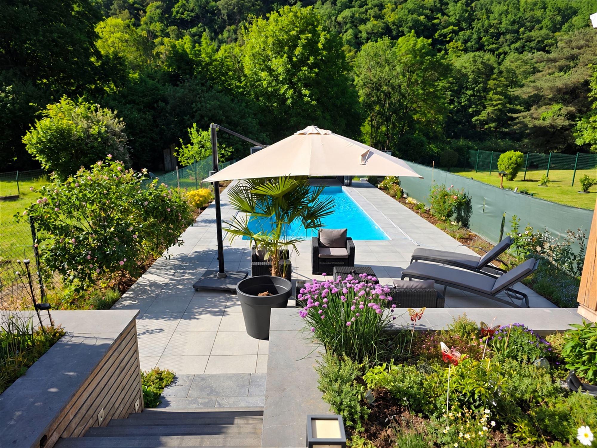 Surprenante maison 4ch avec piscine et extérieurs aménagés