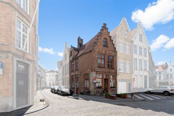  Charming commercial house in prime location in the heart of Bruges