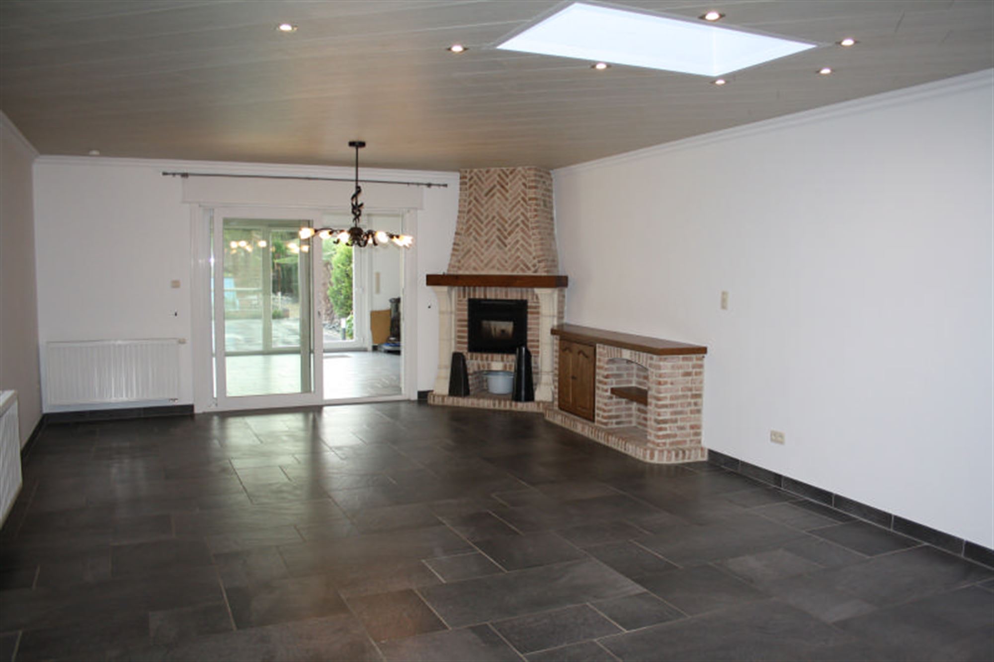 Woning in BasÈcles