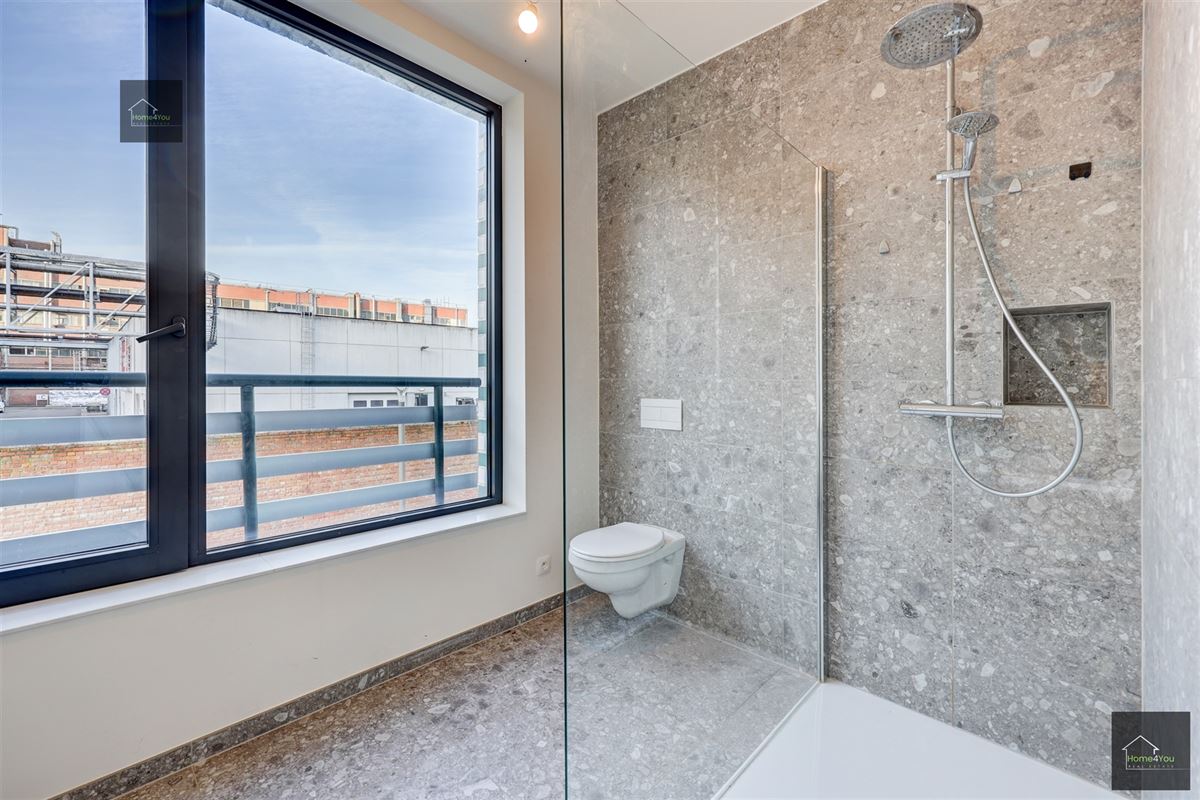 BEN Luxueus duplex appartement + parking