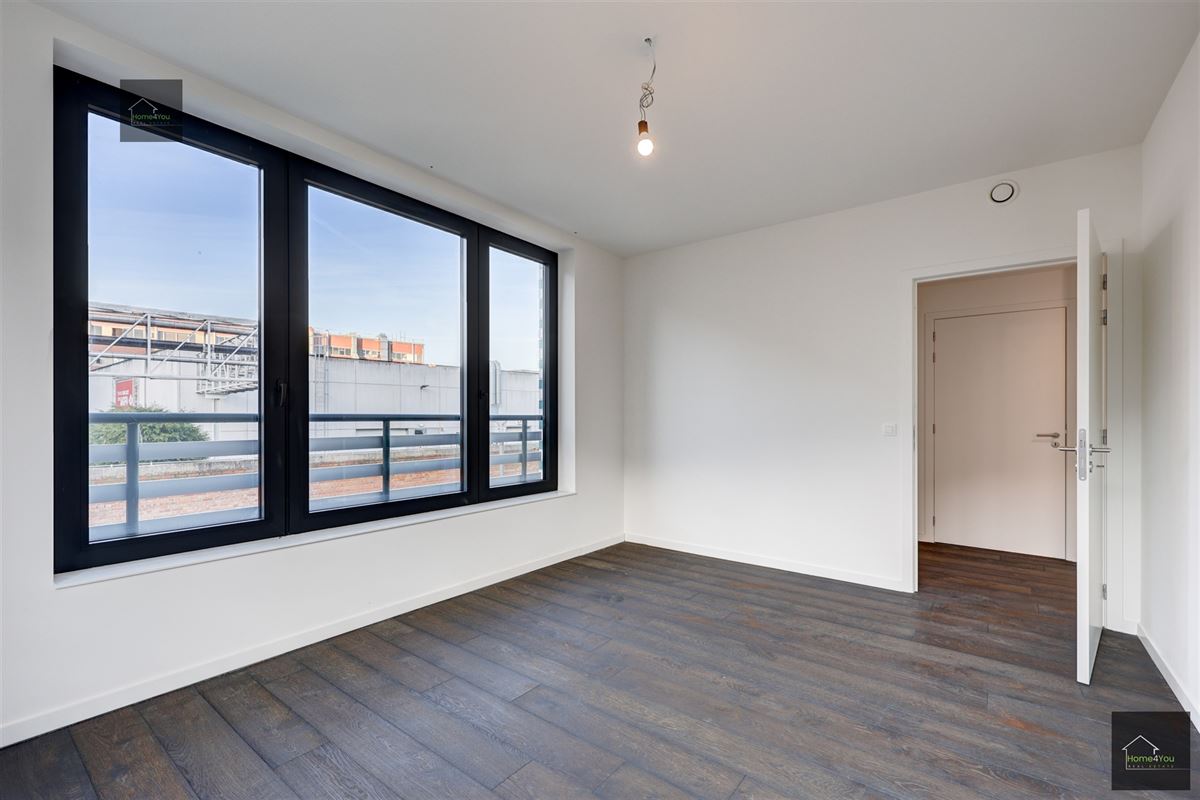 BEN Luxueus duplex appartement + parking