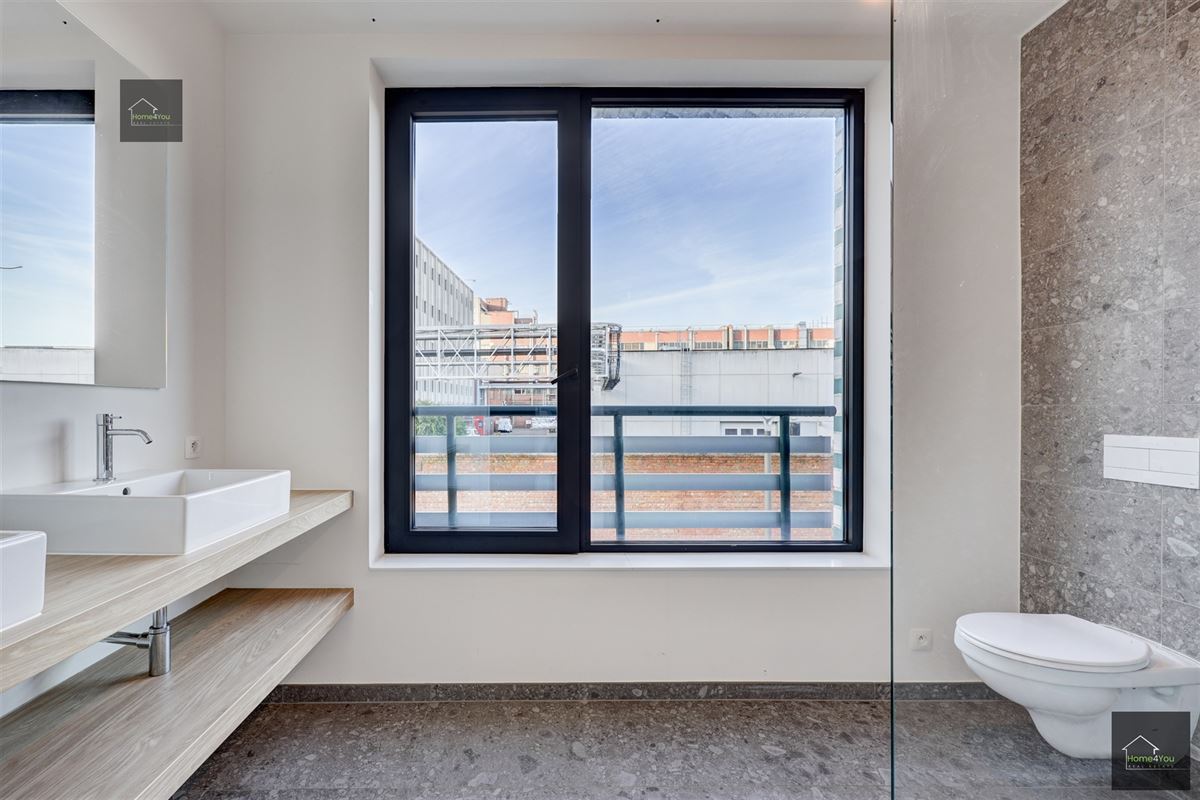 BEN Luxueus duplex appartement + parking