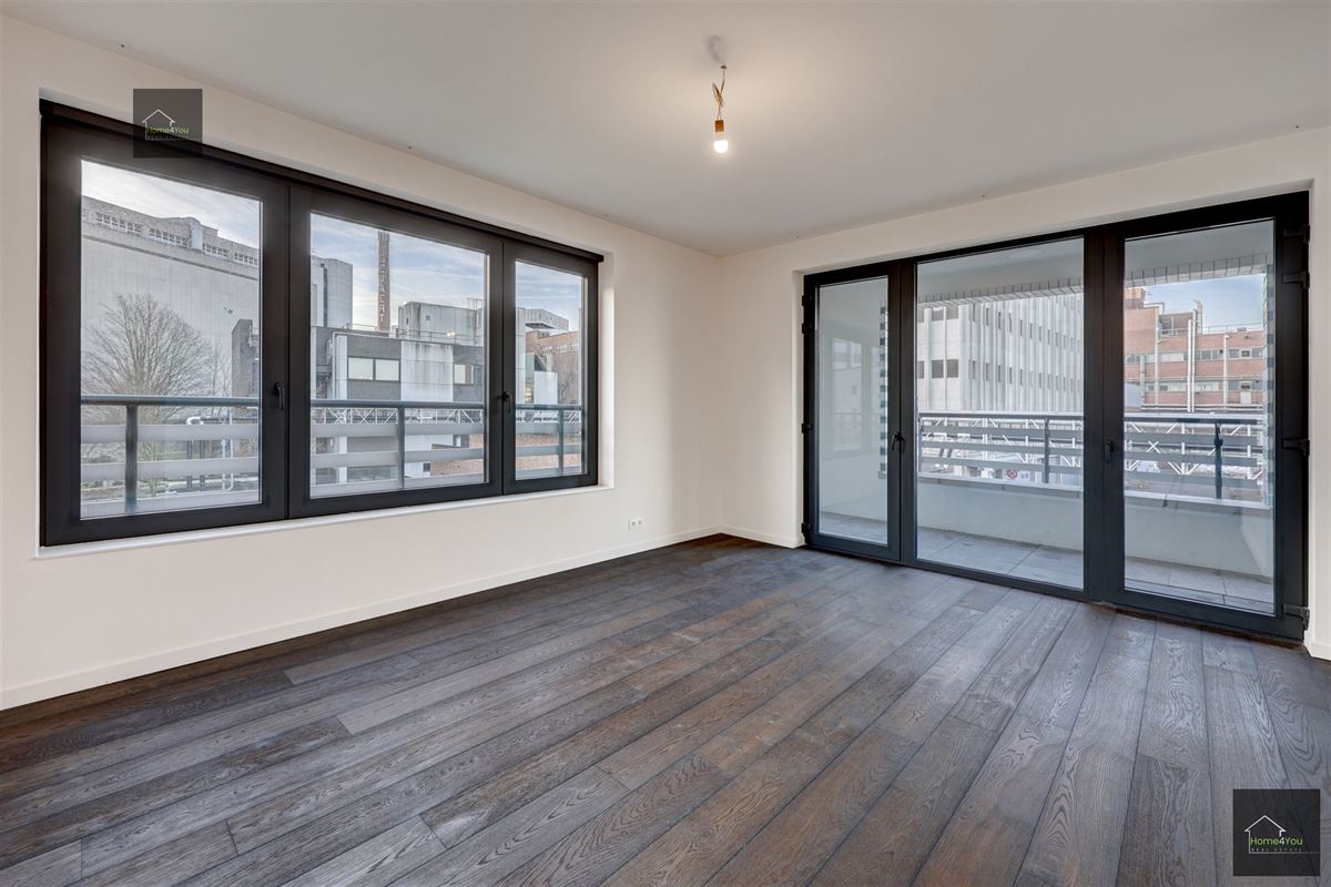 BEN Luxueus duplex appartement + parking