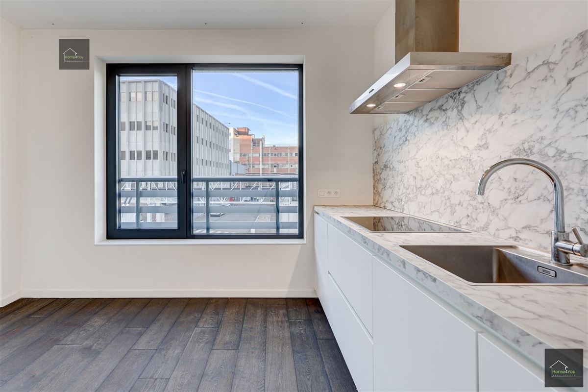 BEN Luxueus duplex appartement + parking