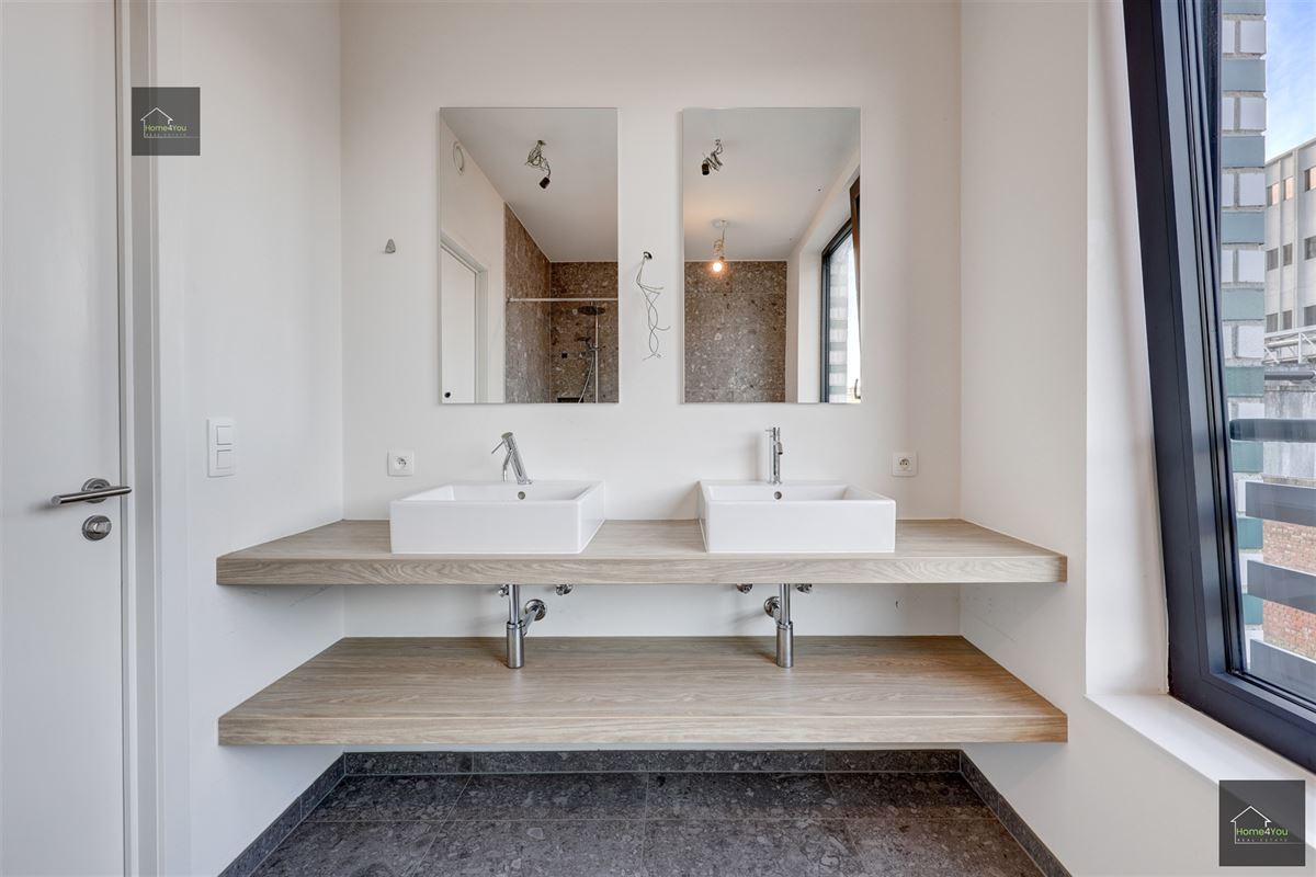 BEN Luxueus duplex appartement + parking