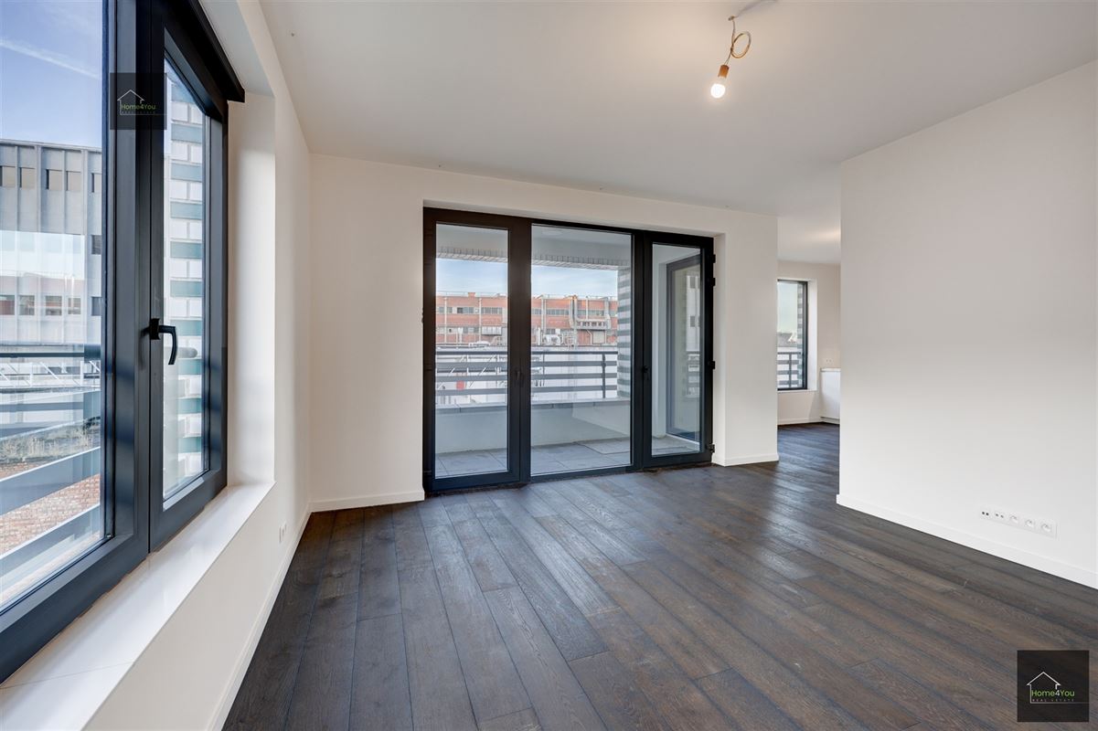 BEN Luxueus duplex appartement + parking