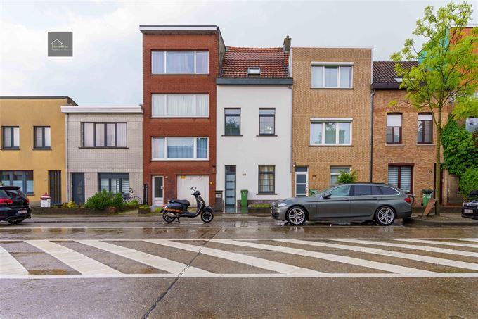 Ruime woning met 4 slaapkamers en zonnige tuin