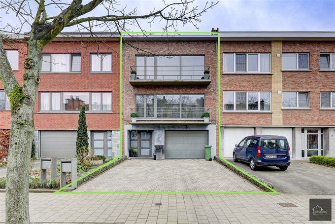 Ruime gezinswoning met verwarmd zwembad