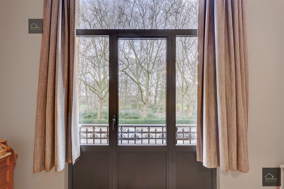 Authentiek en zéér ruim herenhuis op TOP ligging