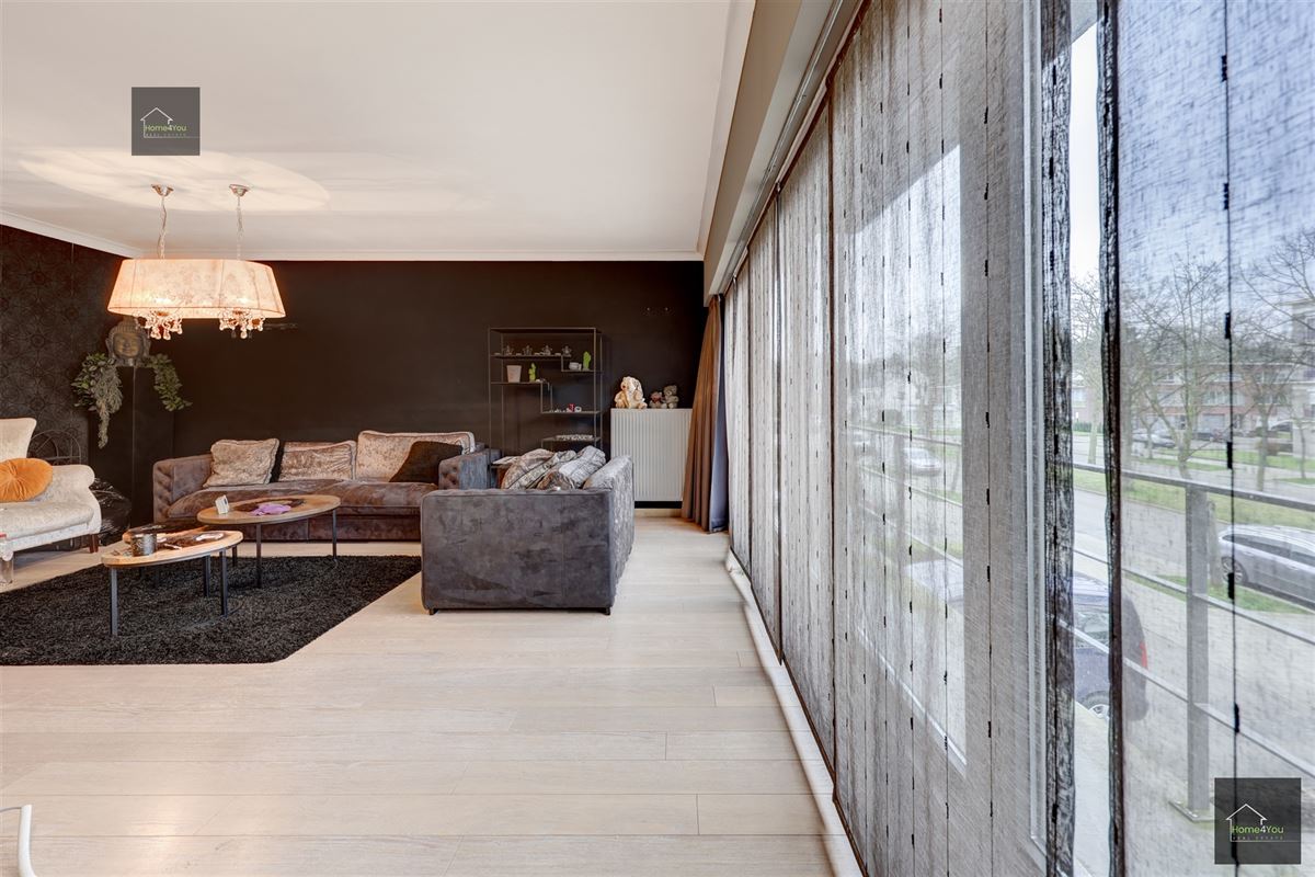Ruime gezinswoning met verwarmd zwembad