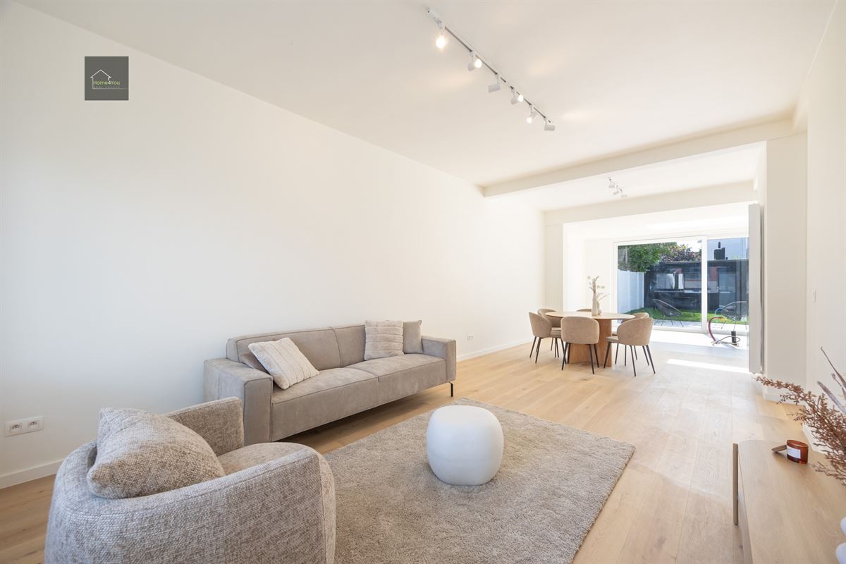 Prachtig gerenoveerde en zéér energiezuinige (EPC 111) woning 