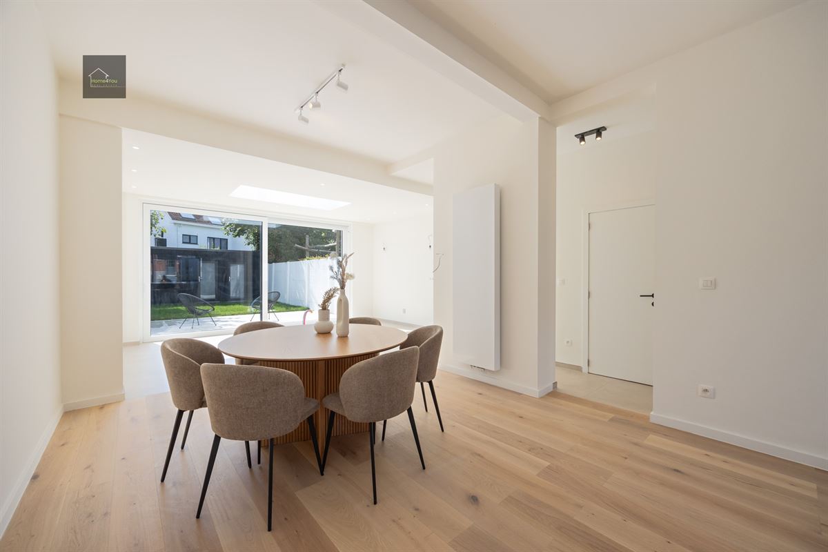 Prachtig gerenoveerde en zéér energiezuinige (EPC 111) woning 