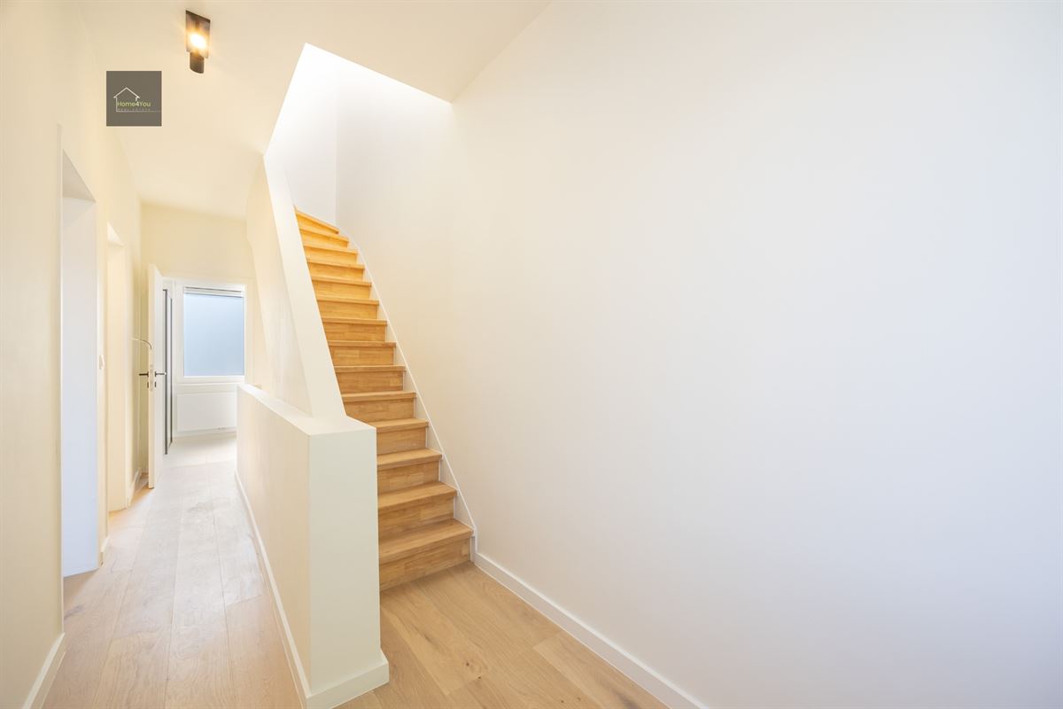 Prachtig gerenoveerde en zéér energiezuinige (EPC 111) woning 