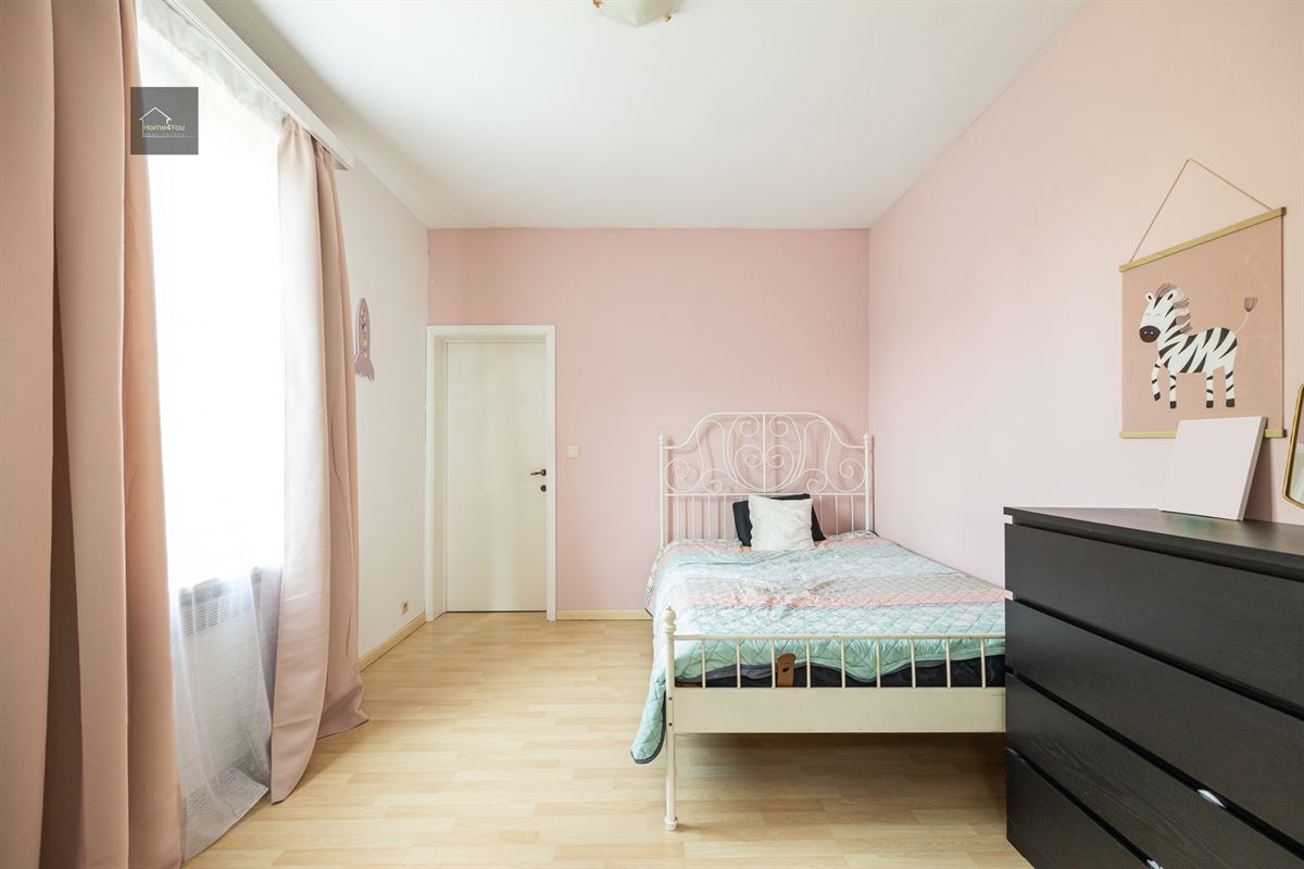Ruim 2 slaapkamer appartement vlakbij invalswegen