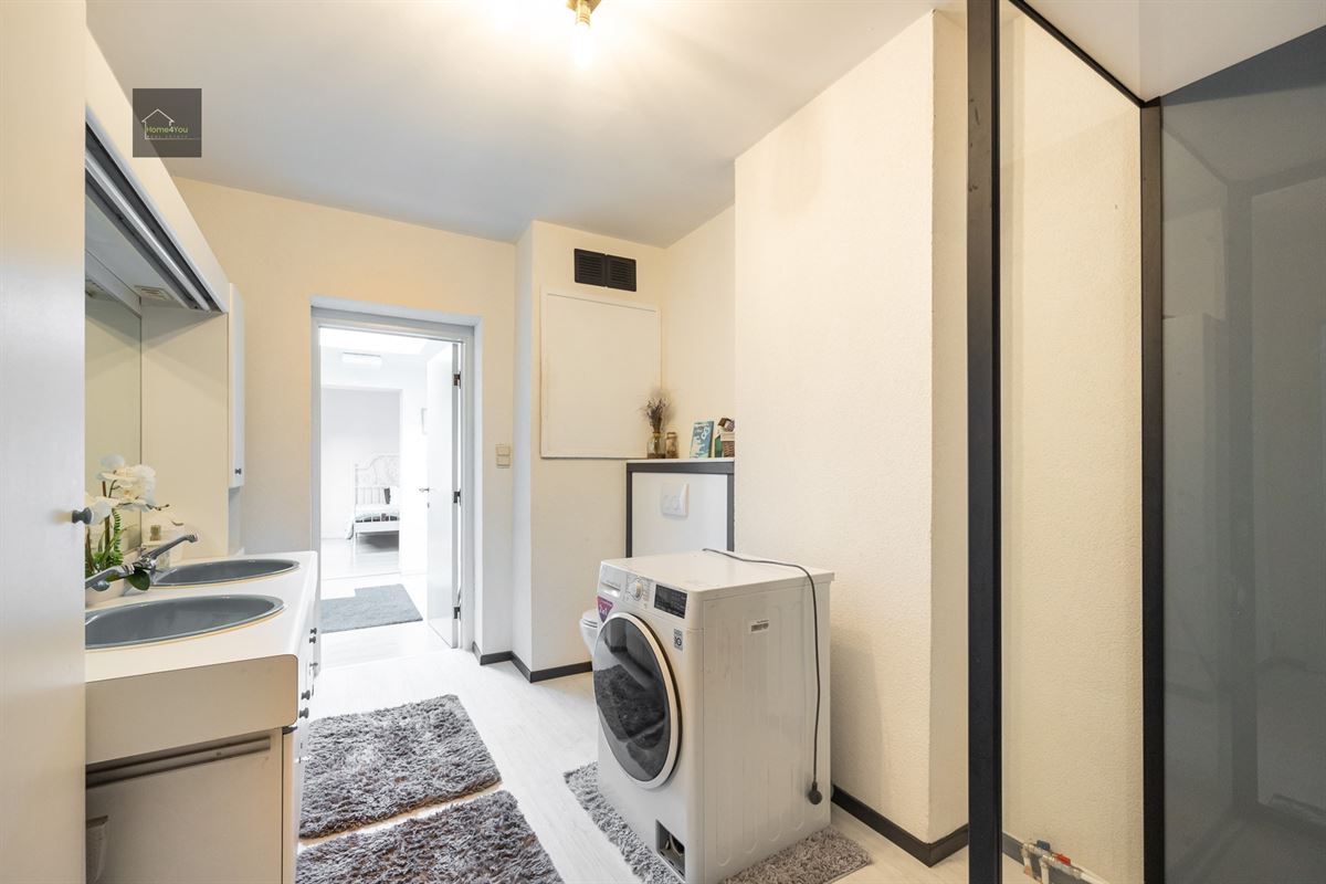 Ruim 2 slaapkamer appartement vlakbij invalswegen