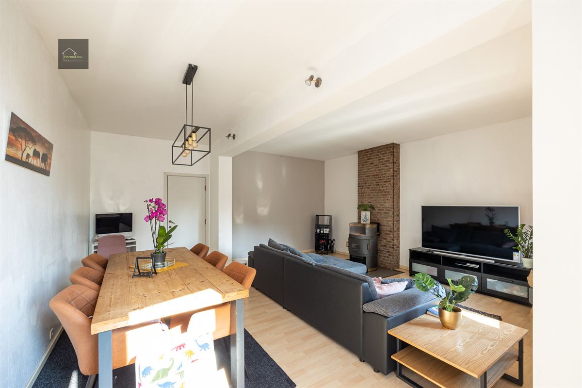 Ruim 2 slaapkamer appartement vlakbij invalswegen