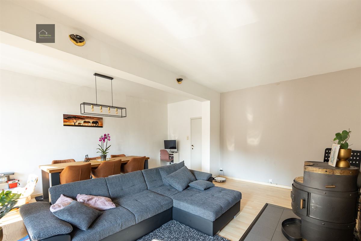 Ruim 2 slaapkamer appartement vlakbij invalswegen