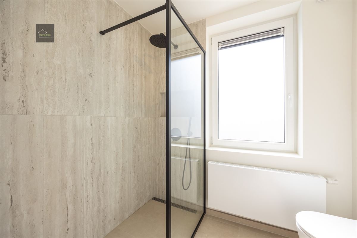 Prachtig gerenoveerde en zéér energiezuinige (EPC 111) woning 