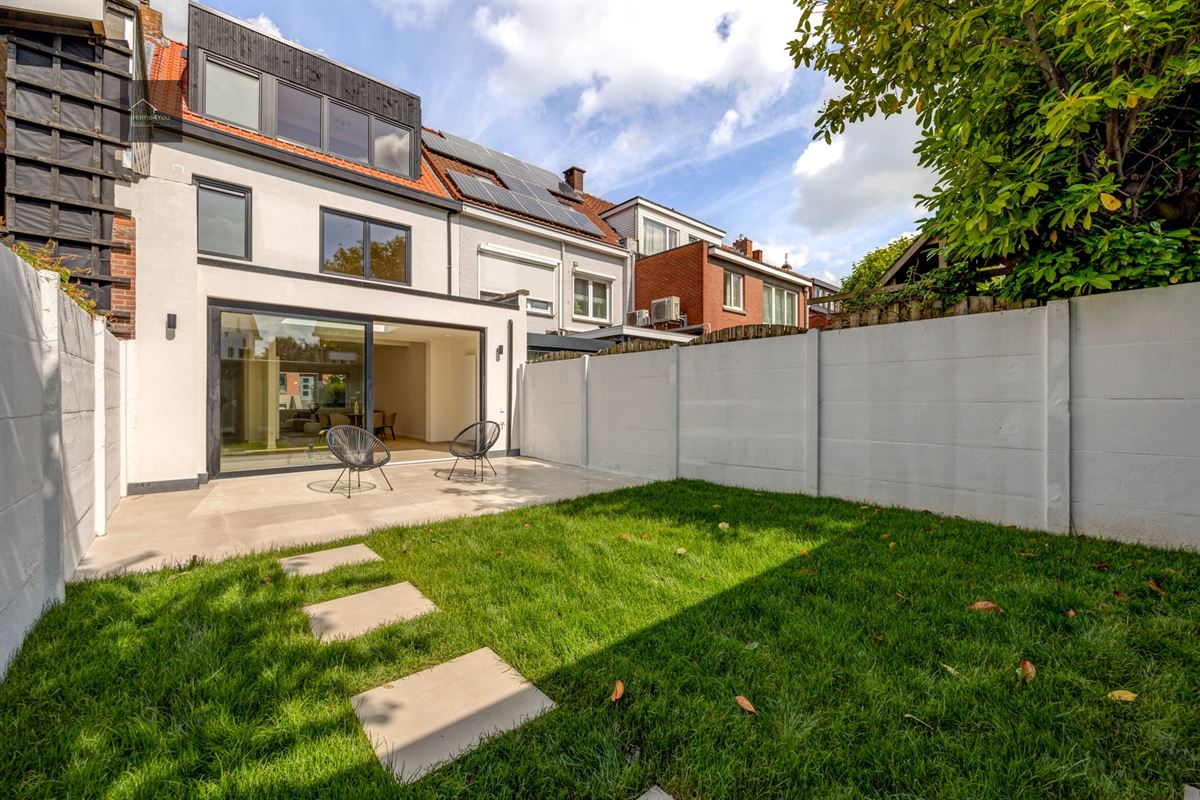 Prachtig gerenoveerde en zéér energiezuinige (EPC 111) woning 