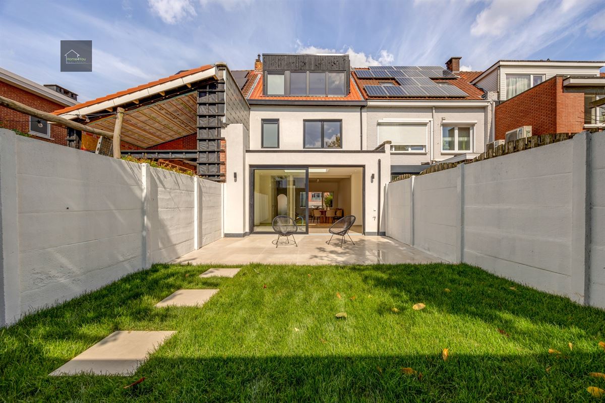 Prachtig gerenoveerde en zéér energiezuinige (EPC 111) woning 