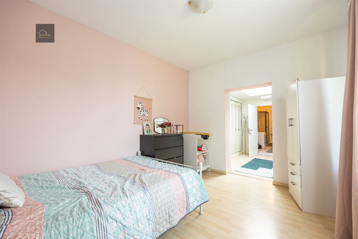 Ruim 2 slaapkamer appartement vlakbij invalswegen