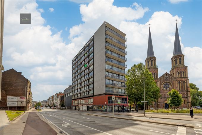 Te renoveren studio met prachtig uitzicht.