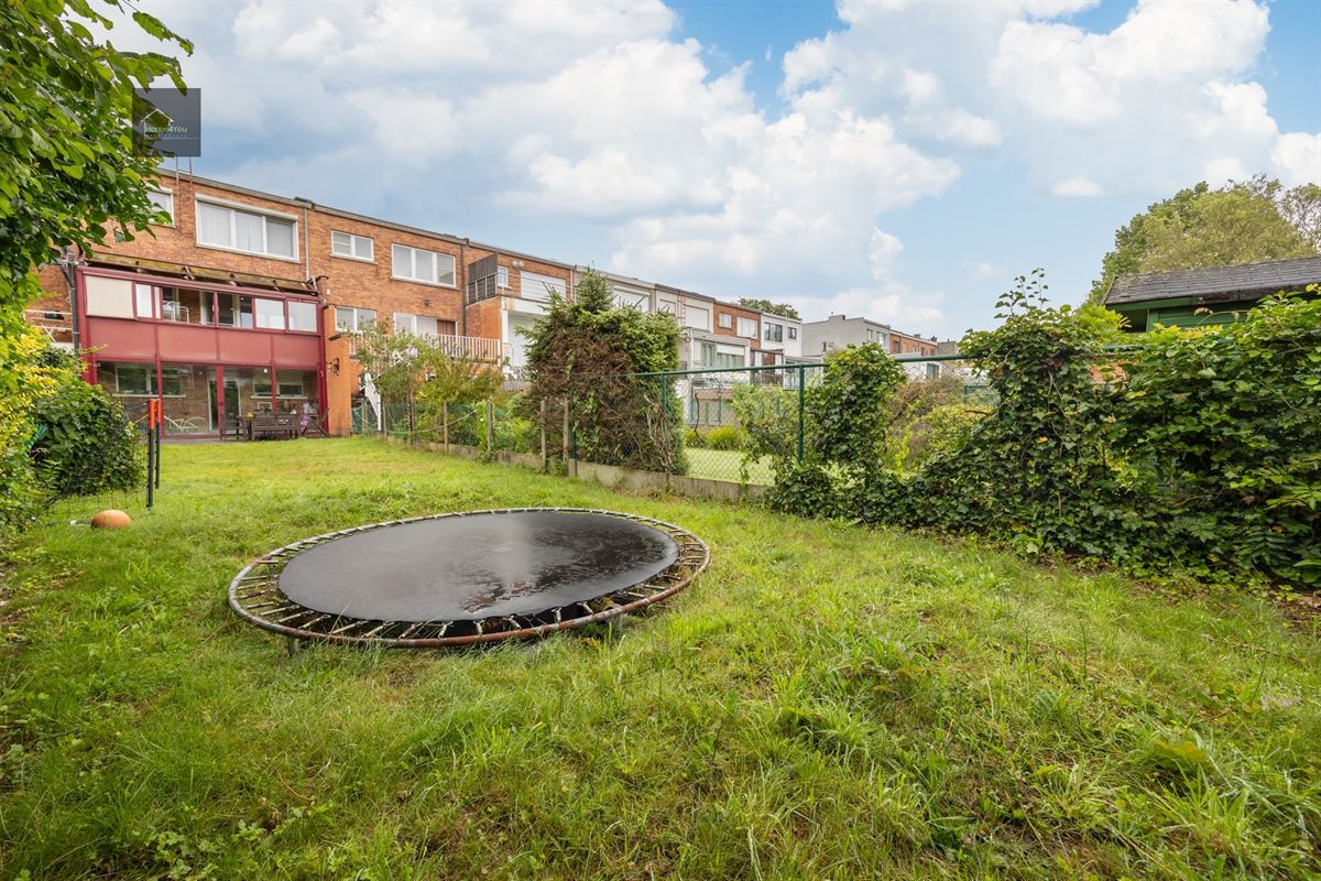 Instapklare woning met zongerichte tuin op TOP locatie