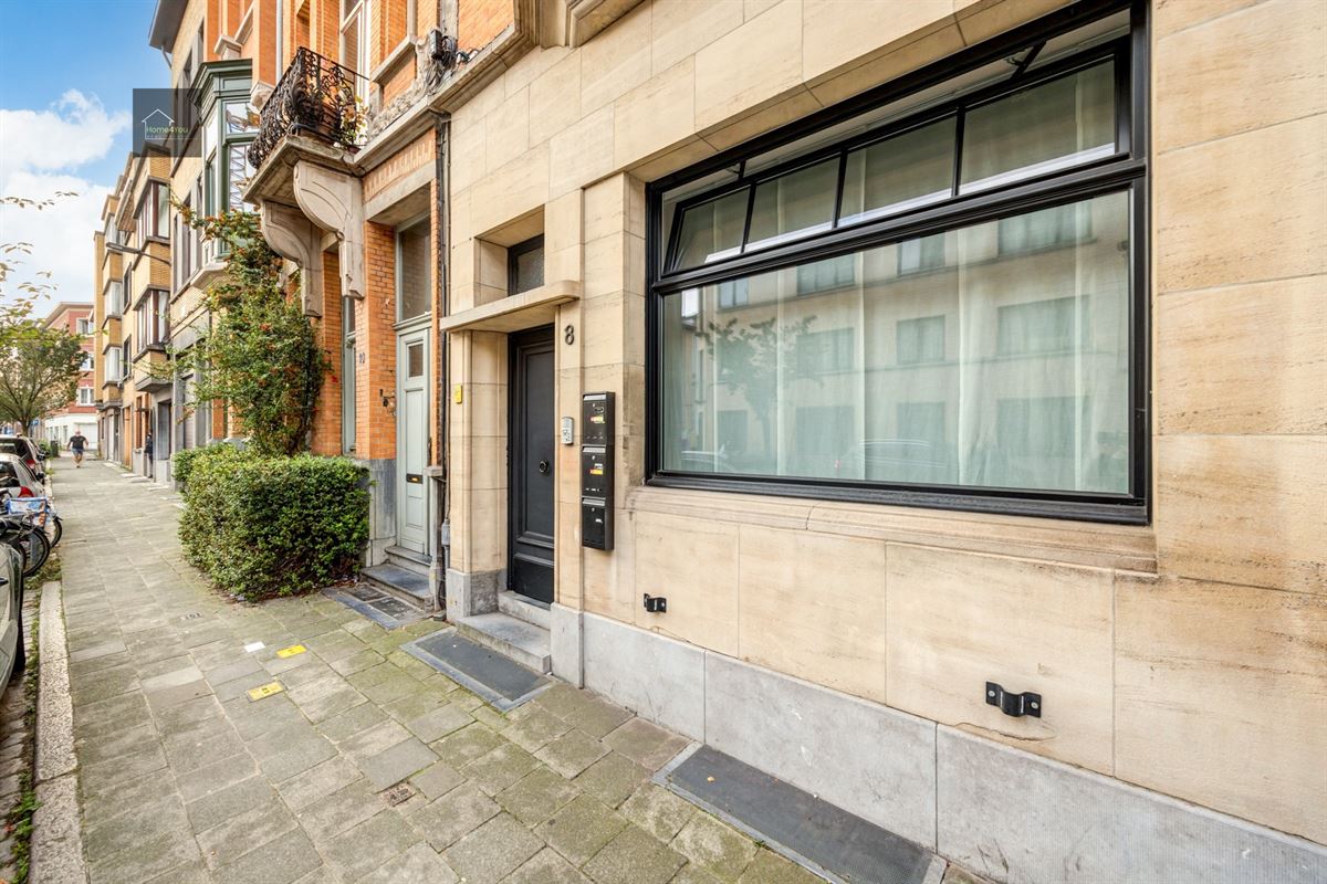 Gerenoveerd appartement met buitenruimte 
