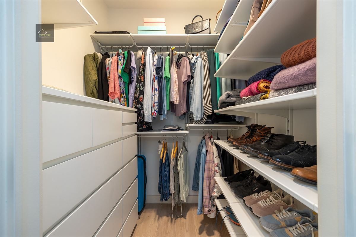 Gerenoveerd appartement met buitenruimte 
