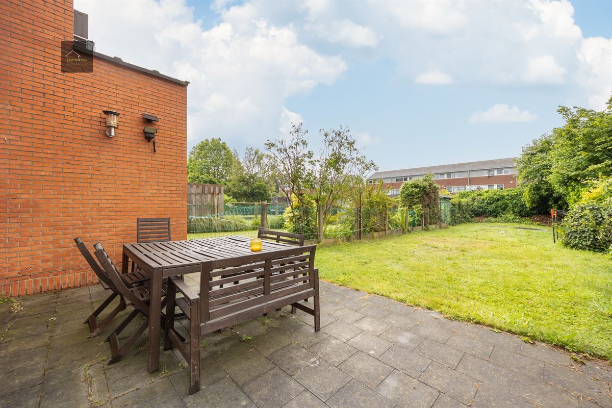 Instapklare woning met zongerichte tuin op TOP locatie