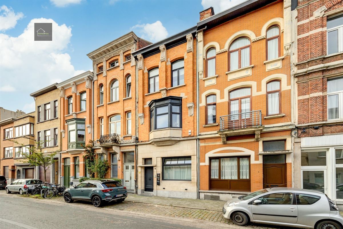 Gerenoveerd appartement met buitenruimte 