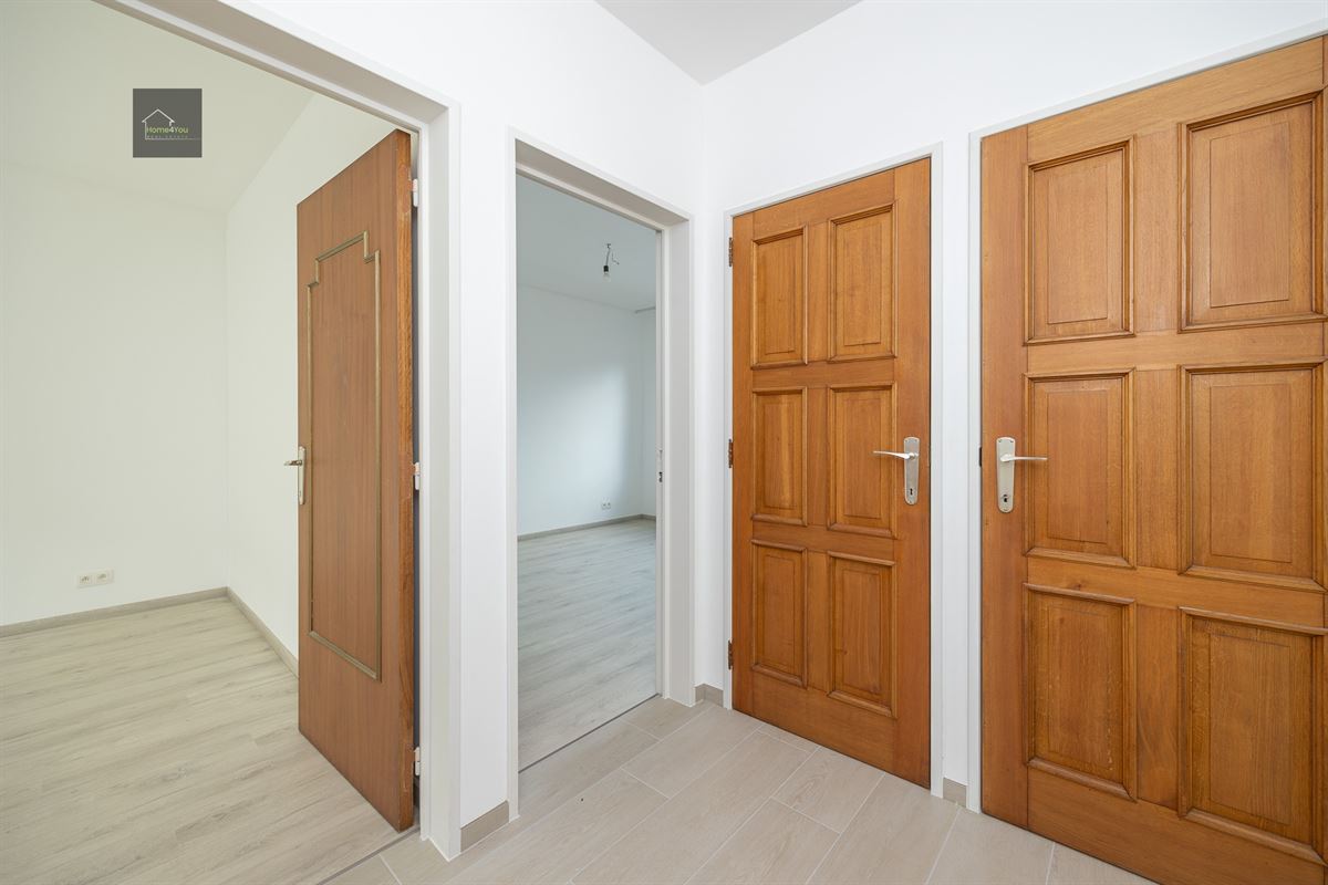 Gerenoveerd en lichtrijk - 2 slaapkamer appartement