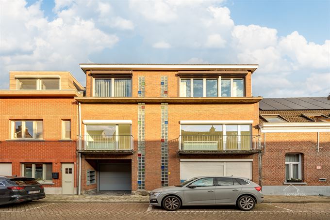 Gerenoveerd en lichtrijk - 2 slaapkamer appartement