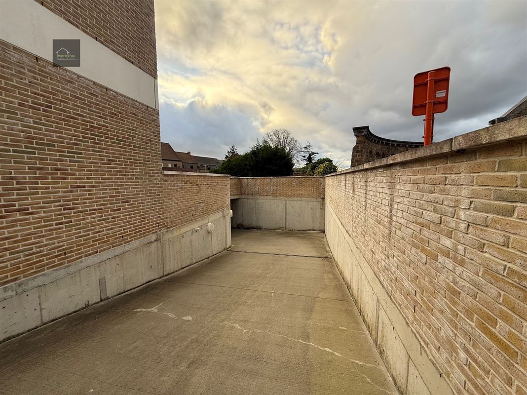 Ruime garagebox in nieuwbouwresidentie.