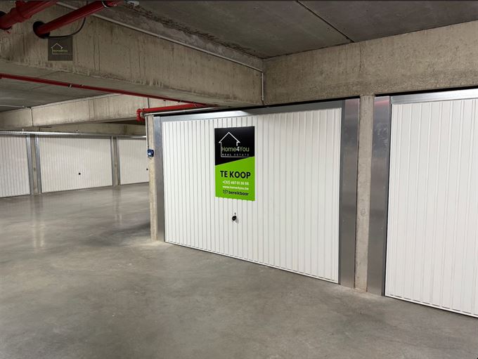 Ruime garagebox in nieuwbouwresidentie.