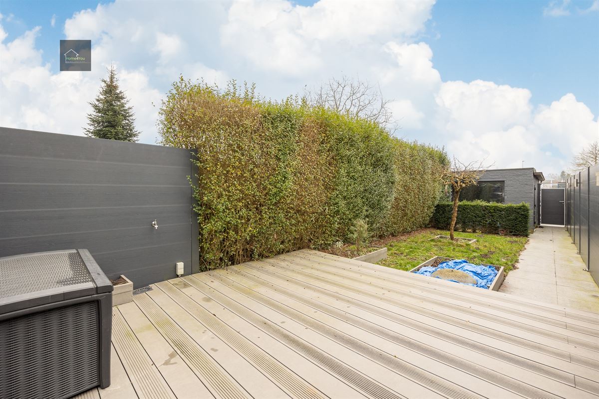 Gerenoveerde en instapklare woning met garage en zonnige tuin