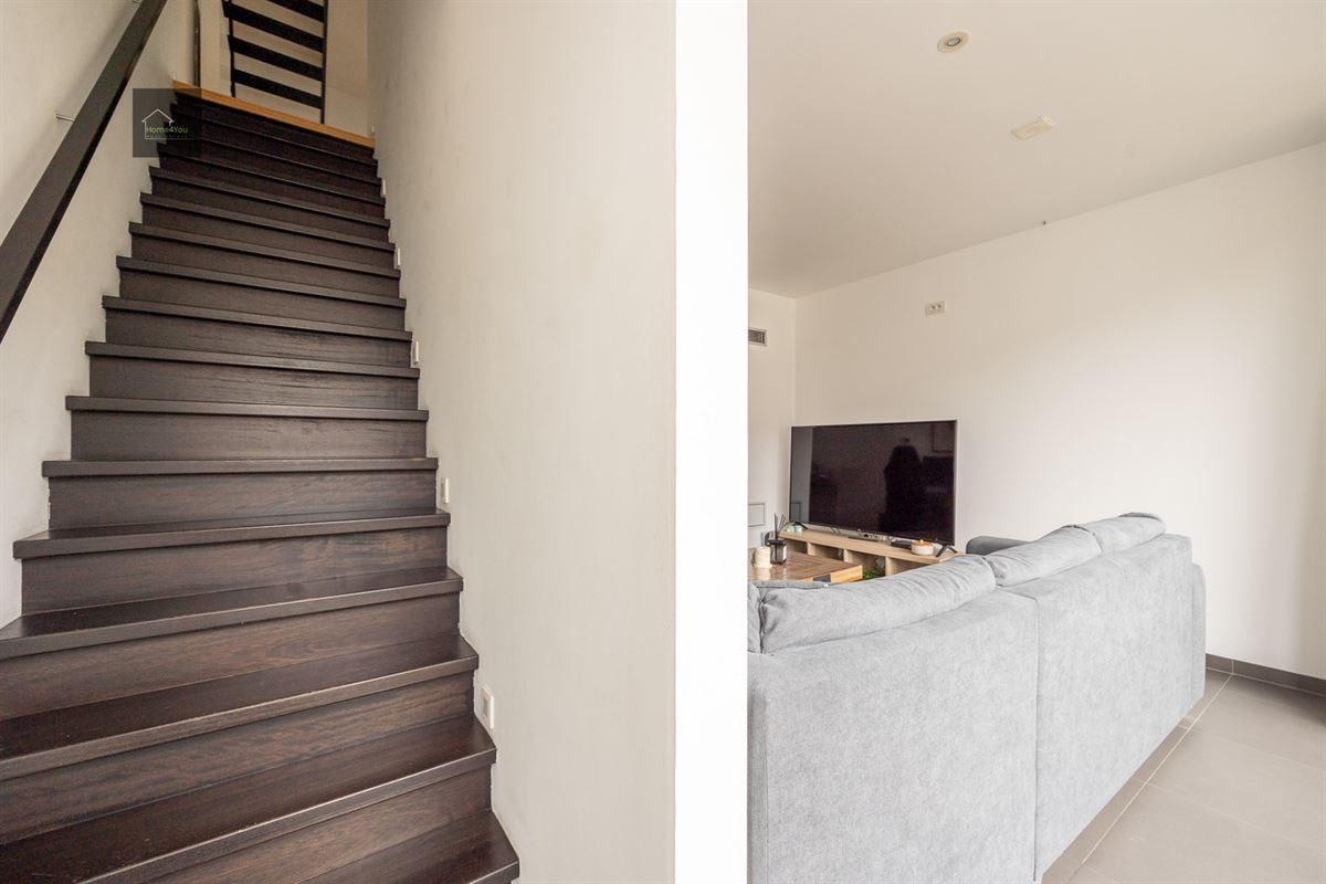 Gerenoveerde en instapklare woning met garage en zonnige tuin
