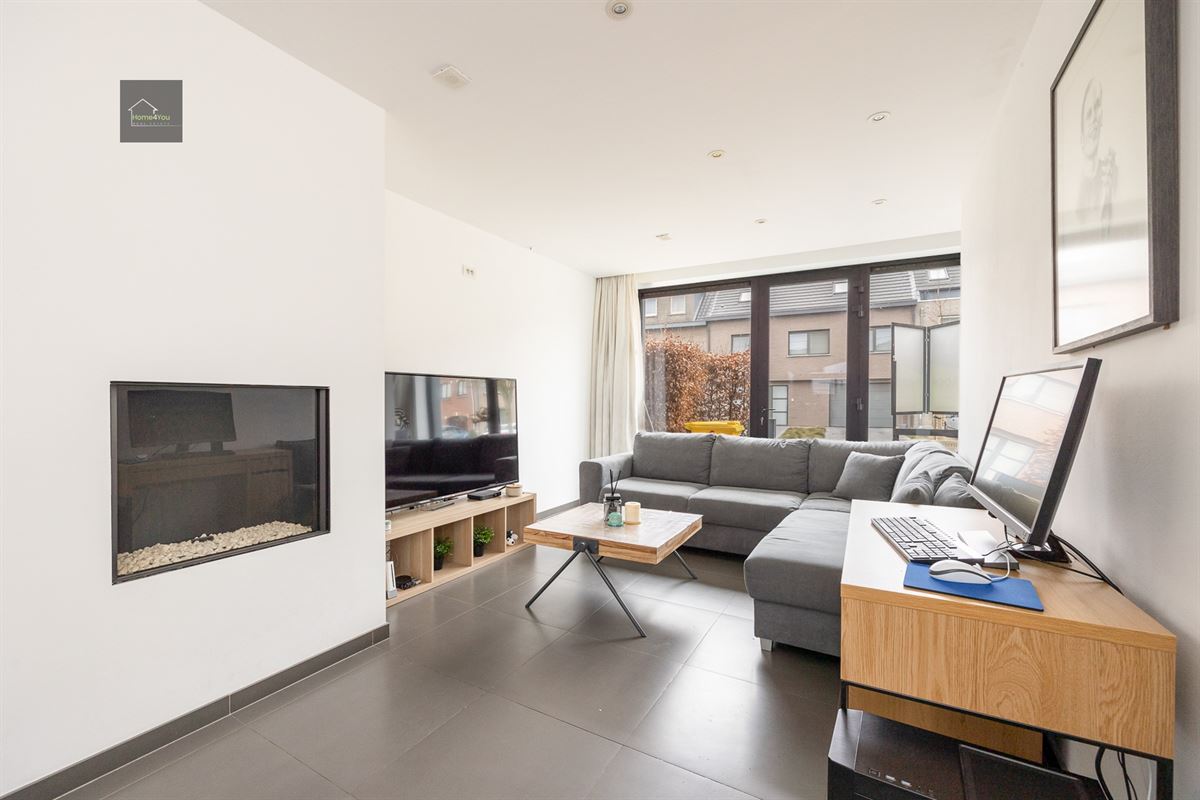 Gerenoveerde en instapklare woning met garage en zonnige tuin