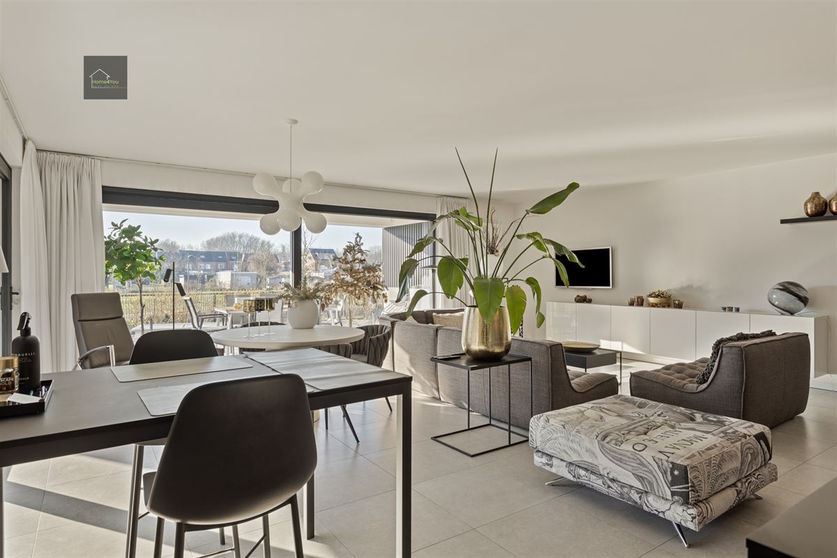 Prachtige gelijkvloers loft met ruim en zongericht terras