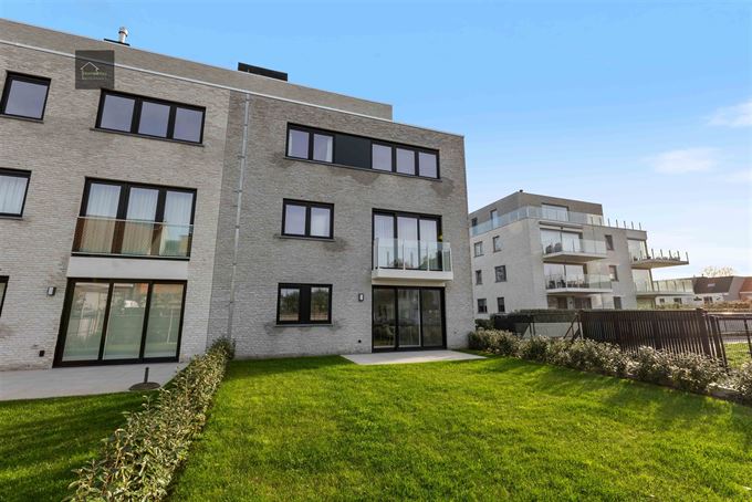 Hoogwaardig gelijkvloers nieuwbouw appartement met tuin.