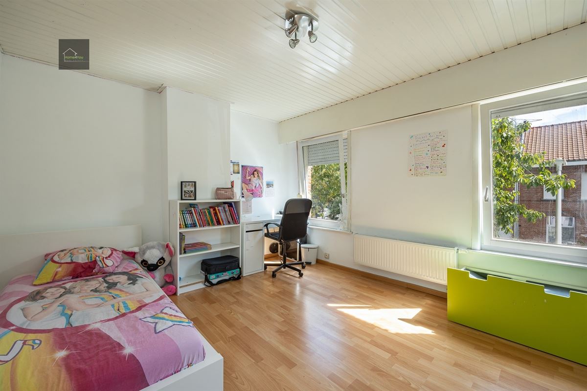 Instapklare woning met ruime kamers in rustige buurt