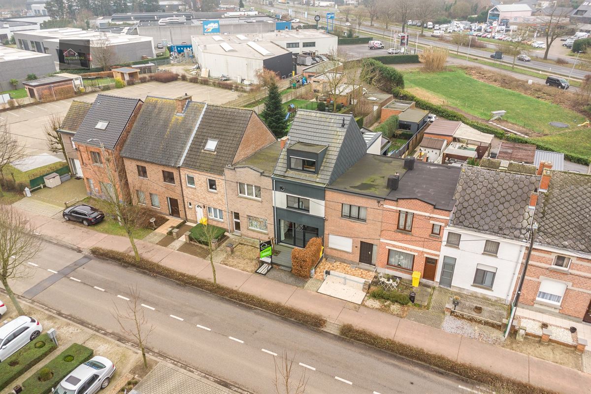 Gerenoveerde en instapklare woning met garage en zonnige tuin