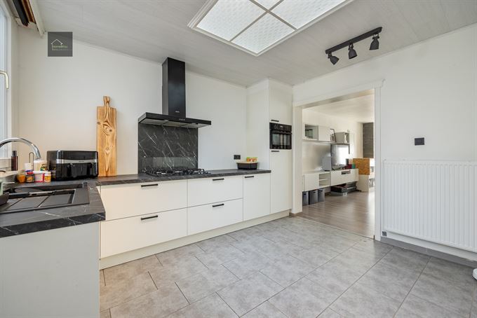 Instapklare woning met ruime kamers in rustige buurt