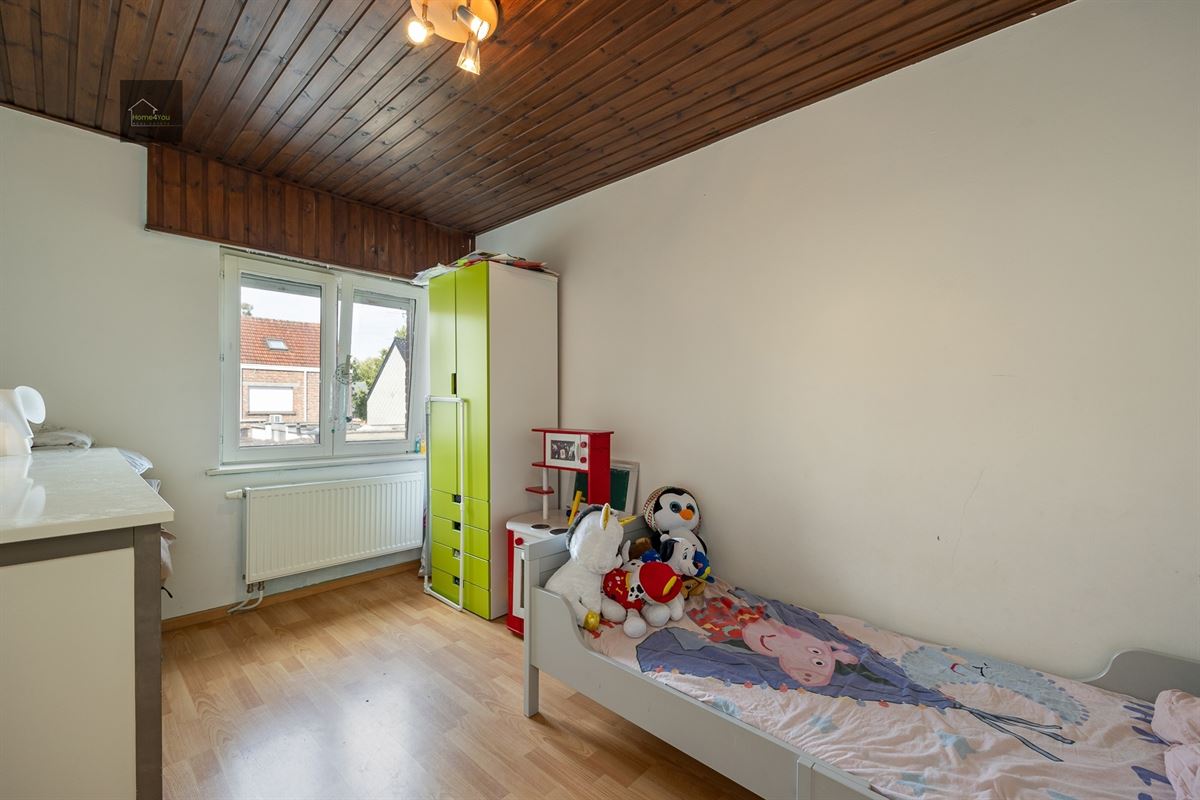 Instapklare woning met ruime kamers in rustige buurt