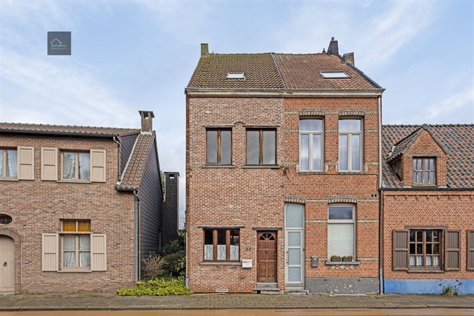 Te renoveren woning in het hart van Boechout