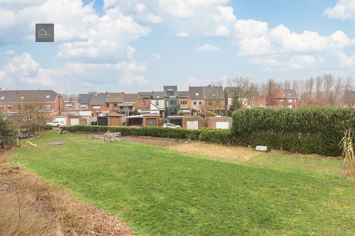 Gerenoveerde en instapklare woning met garage en zonnige tuin