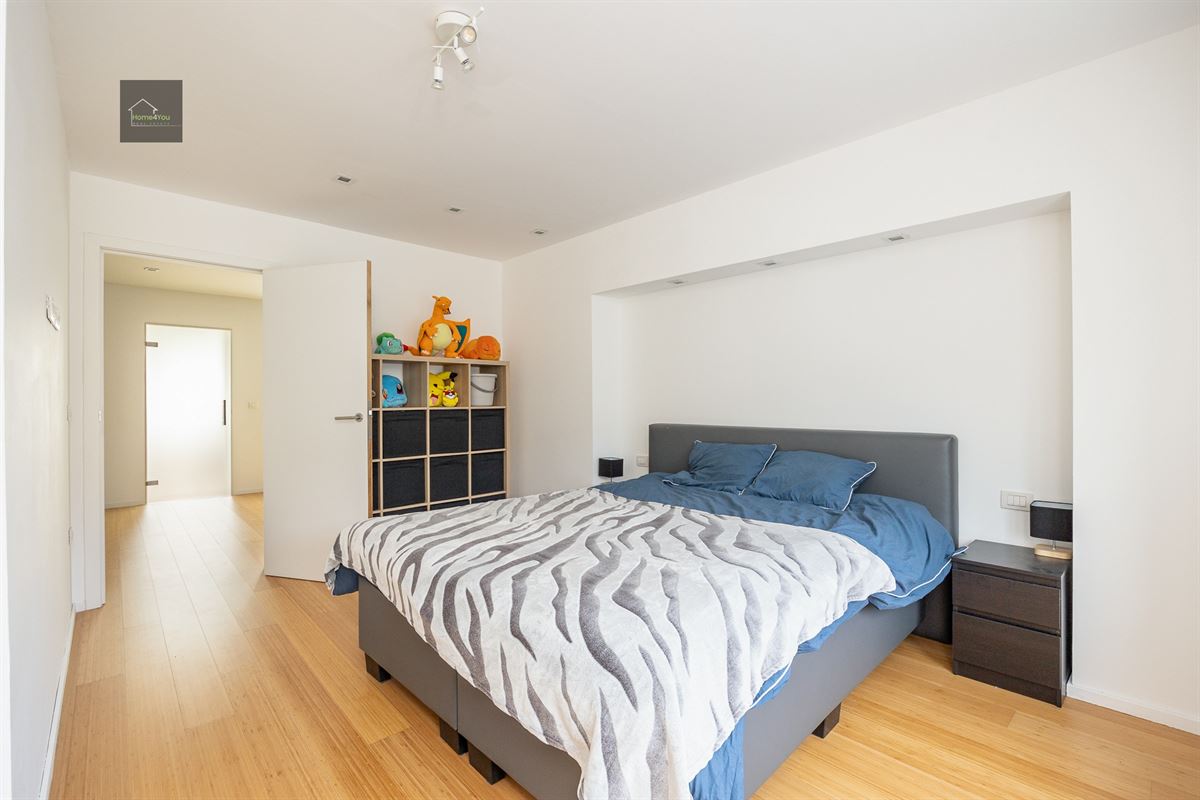 Gerenoveerde en instapklare woning met garage en zonnige tuin