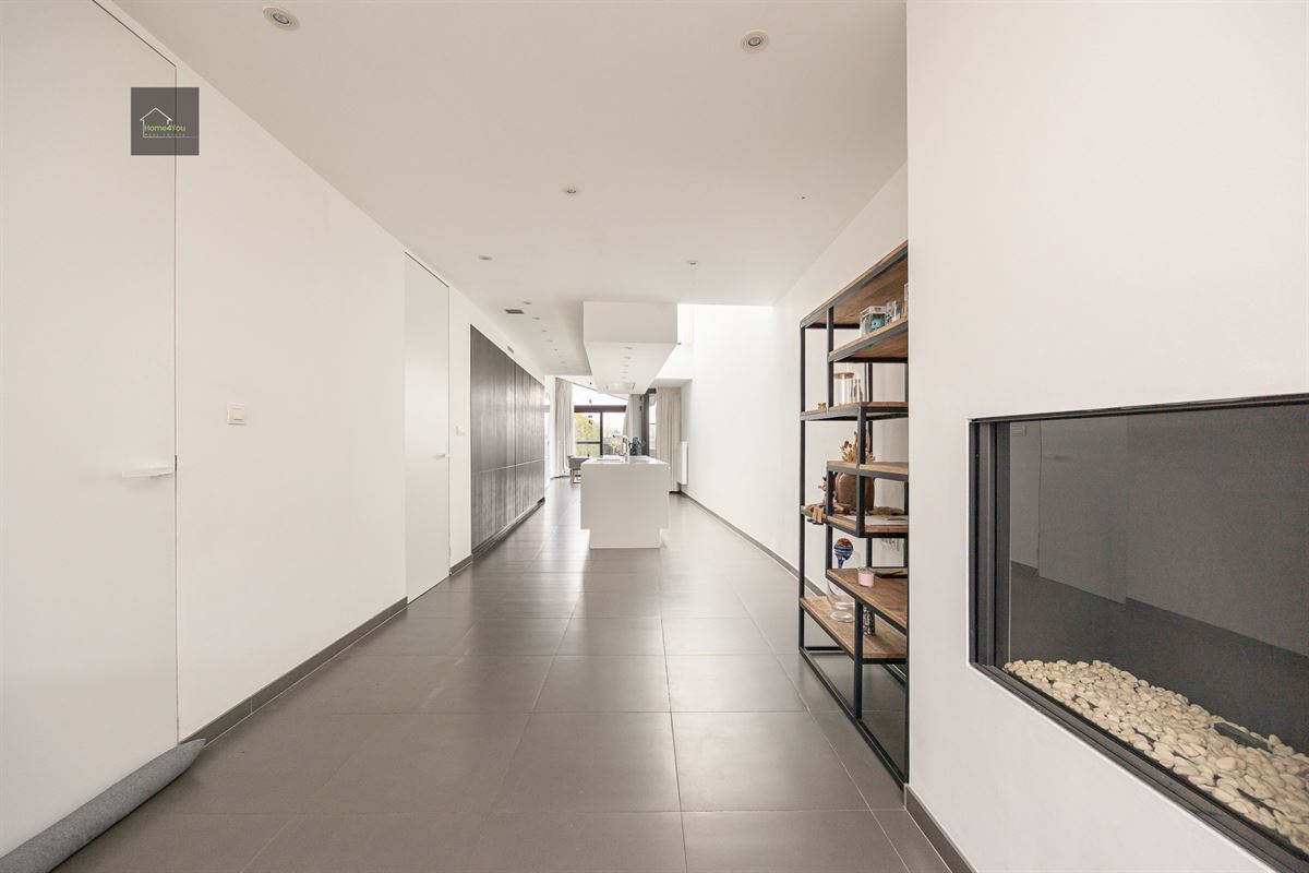 Gerenoveerde en instapklare woning met garage en zonnige tuin
