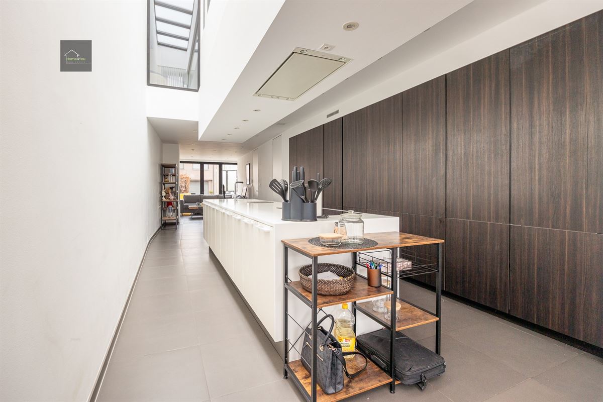 Gerenoveerde en instapklare woning met garage en zonnige tuin